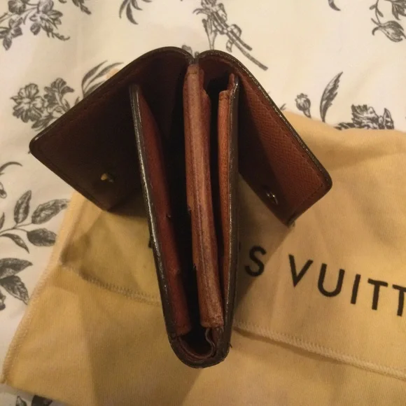 Louis Vuitton small trifold wallet - Picture 7 of 8